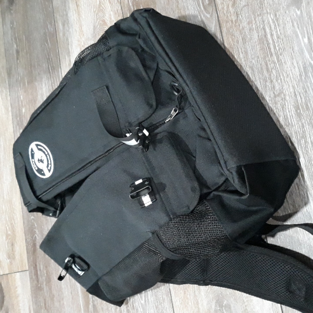 CJing dog carrier backpack. Mint condition.